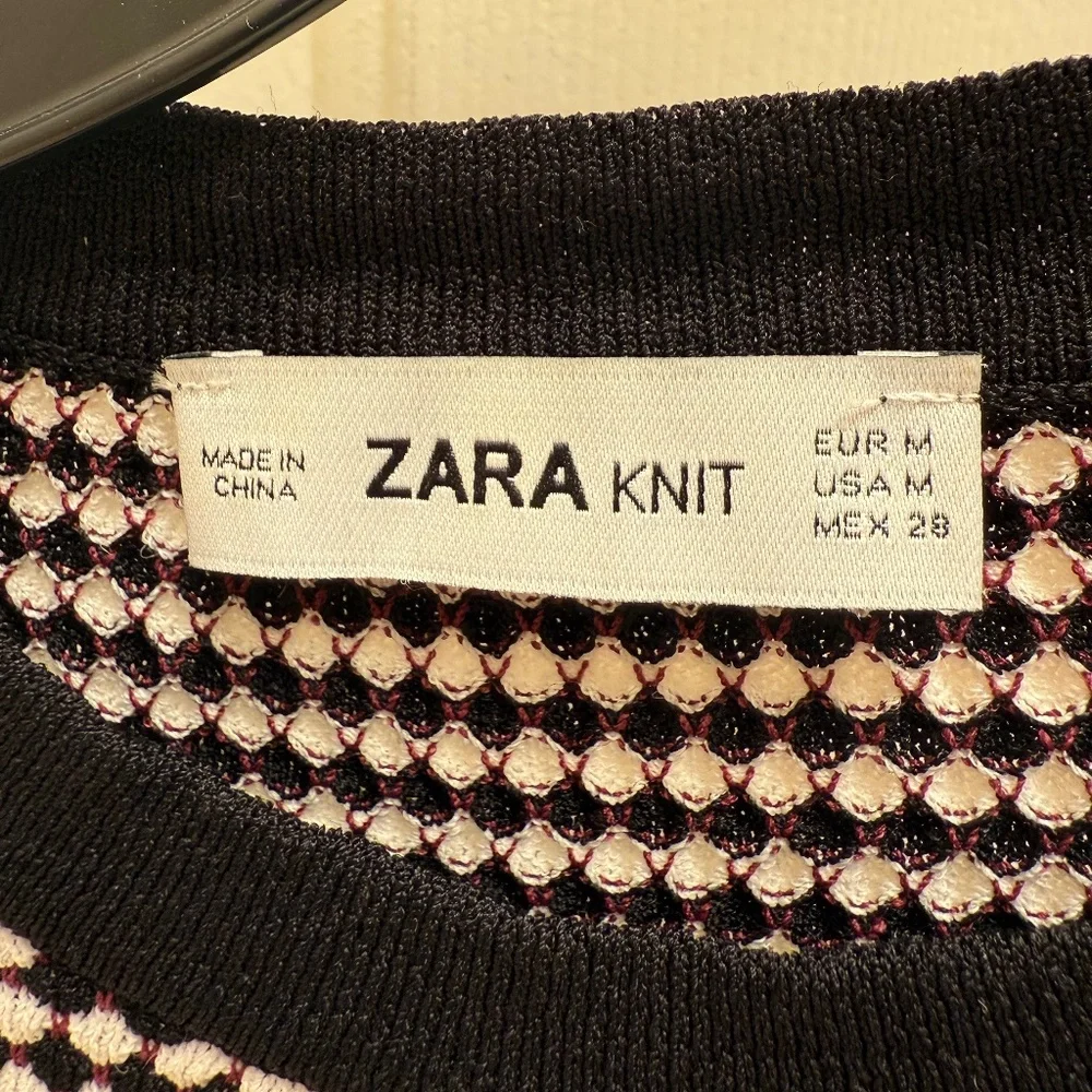 Zara Knit Black & White 'FEEL GOOD' Sweater / Top Crew Neck Ribbed Trims SZ M - Picture 3 of 3